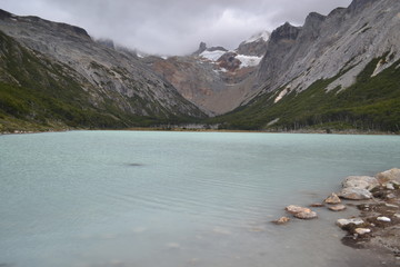 esmeralda lagoa montanhas natureza lago