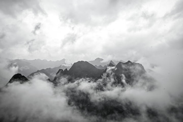 Fog and mountains in Ma Pi Leng pass