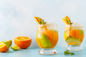 Fototapeta na wymiar Refreshing summer cocktail/detox fruit infused water