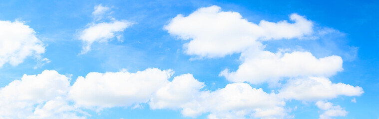Obraz premium panorama sky and cloud summer time beautiful background with copy space for add text