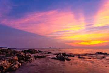 Fototapeta na wymiar Beautiful landscape sunset over sea