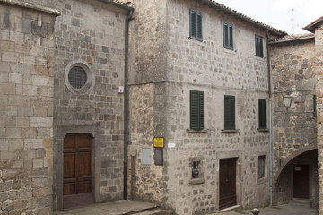 Fototapeta na wymiar pieve romanica chiesa storica San Fiora Grosseto Italia