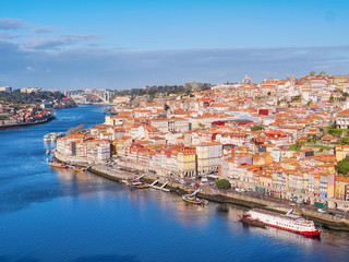 Fototapeta na wymiar Cityscape of old Porto and Vila Nova de Gaia architecture
