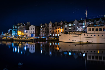 Leith by night