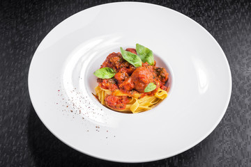 pasta bolognese with tomato sauce