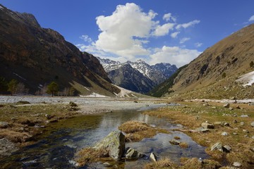 Fototapeta na wymiar Caucasus valley