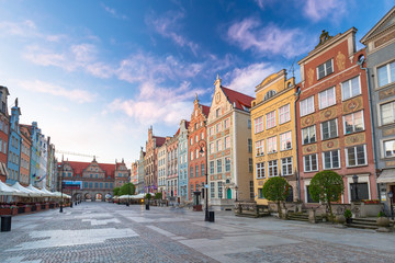 Fototapeta na wymiar Architecture of the old town in Gdansk at sunrise, Poland.