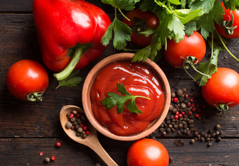 Ketchup and ingredients