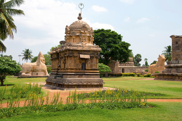 Fototapeta premium View of Brihadisvara Temple complex, Gangaikondacholapuram, Tamil Nadu, India. Simhakinar, Durga shrine and Nanadi bull are seen.