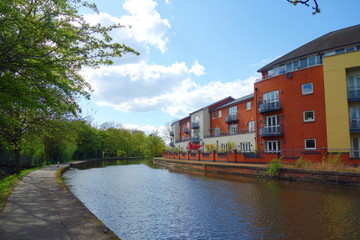 Fototapeta na wymiar View of a city channel in Nottingham, Northern England, United Kingdom