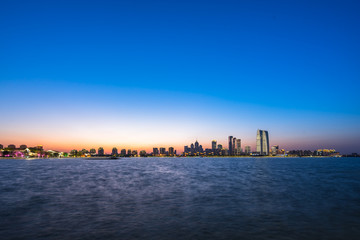 Obraz premium panoramic city skyline in urban