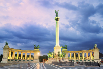 Fototapeta na wymiar Budapest - View of the Heroes' Square at Dusk