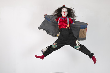 Retrato de una payaso en estudio