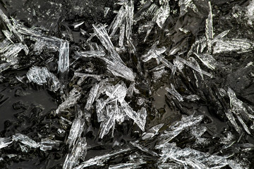 capture of ice acute pieces in dark water