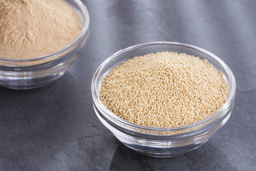 Amaranth seeds and powder - Amaranthus