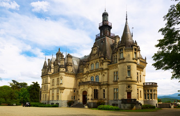 Fototapeta na wymiar View of Castle of Valmirand, Montrejeau