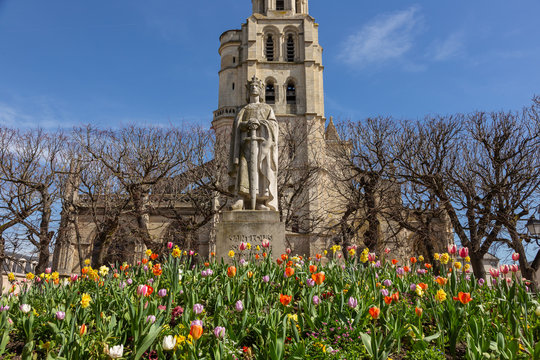 Notre-Dame de Poissy, Cathedral St. Louis