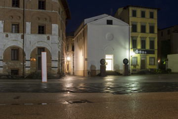 Fototapeta premium Nocturnal Old Town streets with street lighting in the Tuscan city of Lucca in Italy