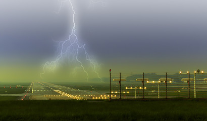 Blitz auf dem Flughafen Vorfeld