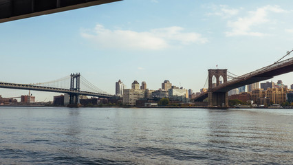 New York, USA / Between Brooklyn and Manhattan Bridge