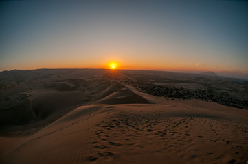 Fototapeta na wymiar sunset in desert
