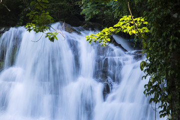 Fototapeta premium Ton Tok Waterfall