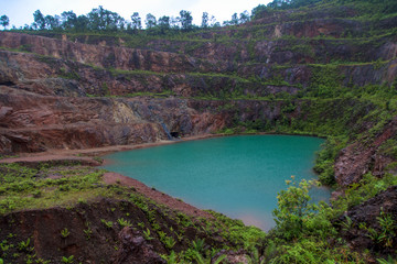 Obraz premium OPEN PIT KELAPA KAMPIT