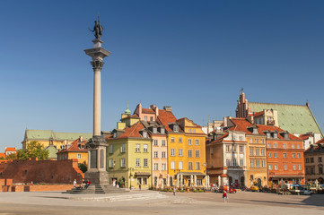 Fototapeta na wymiar Panorama of Old Town and King Zygmunt III Waza statue in Warsaw, Poland.