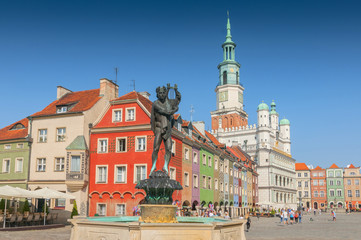 Orpheus statue and Town Hall on old market square, Poznan, Poland. - obrazy, fototapety, plakaty