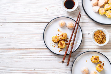 chinese shrimp steamed dumpling