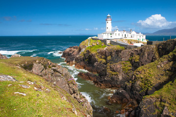 Fanad Head Lighthouse on a sunny day, County Donegal, Ireland - obrazy, fototapety, plakaty
