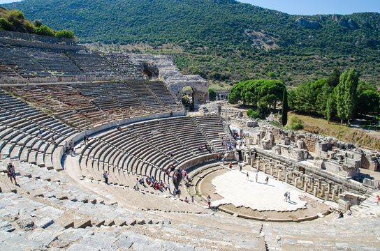 รูปภาพAmphitheatre – เลือกดูภาพถ่ายสต็อก เวกเตอร์ และวิดีโอ151,827 ...