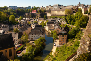 Fototapeta na wymiar Luxembourg city old quarter - Grund - Alzette
