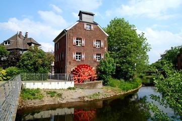 Die Susmühle ist die einzig erhaltene historische Wassermühle im Gocher Stadtgebiet