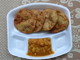 Aloo poori 
