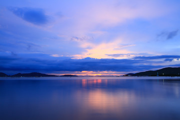 Fototapeta premium Beautiful sky at twilight time for background 