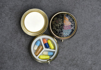 MEDIZIN - Pillendose