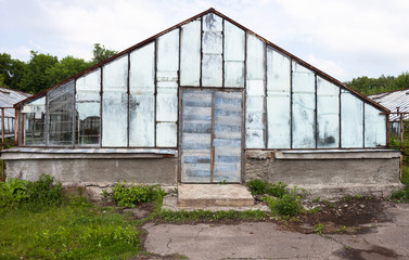 Fototapeta na wymiar Old greenhouse