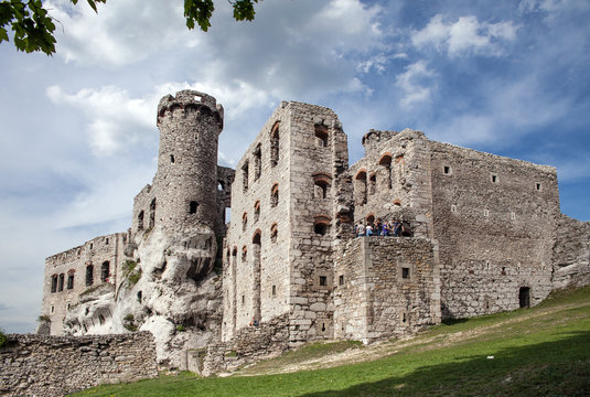 OGRODZIENIEC, PODZAMCZE, 5 MAY, 2018; Ogrodzieniec Castle in the village Podzamcze. Ruins of the castle on the upland, Jura Krakowsko-Czestochowska. The Trail of the Eagle's Nests.