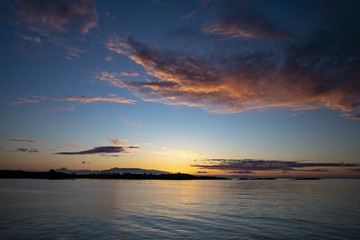 Obraz premium Sunset i harbour over Vega island in Northern Norway