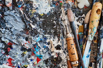 Obraz premium artist's accessories on pallet