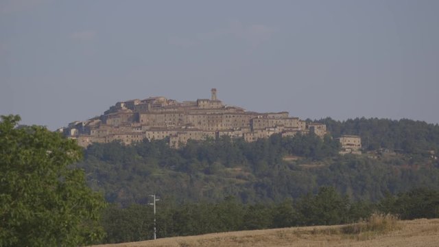 Commune in Italian countryside, wide