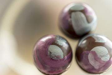 Individual handcrafted organic chocolates and pralines 