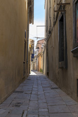 Fototapeta na wymiar Gasse in Saint-Tropez