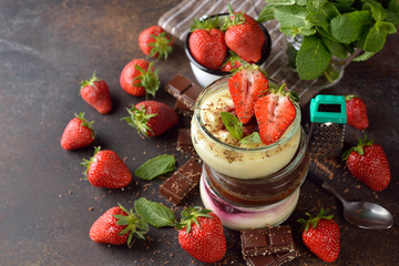 Summer cheesecakes in jars