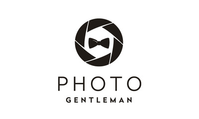 Obraz premium Bow Tie and Camera Shutter Lens for Fashion Photographer logo design inspiration