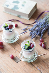 ブルーベリーとぶどうの二色ムース