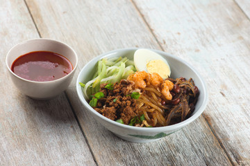 chilli pan mee asian food