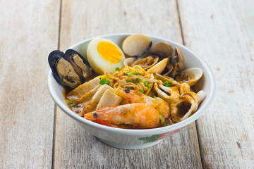 malaysia seafood curry noodle