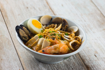 malaysia seafood curry noodle